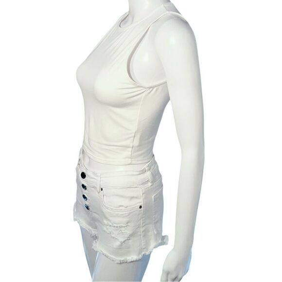 NWOT White Crop Top - Picture 3 of 9
